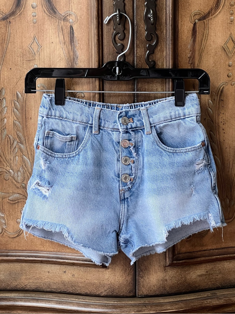 Zara Girls Medium Wash Denim Shorts Distressed Snap Button Sz 11/12 fits 10/12